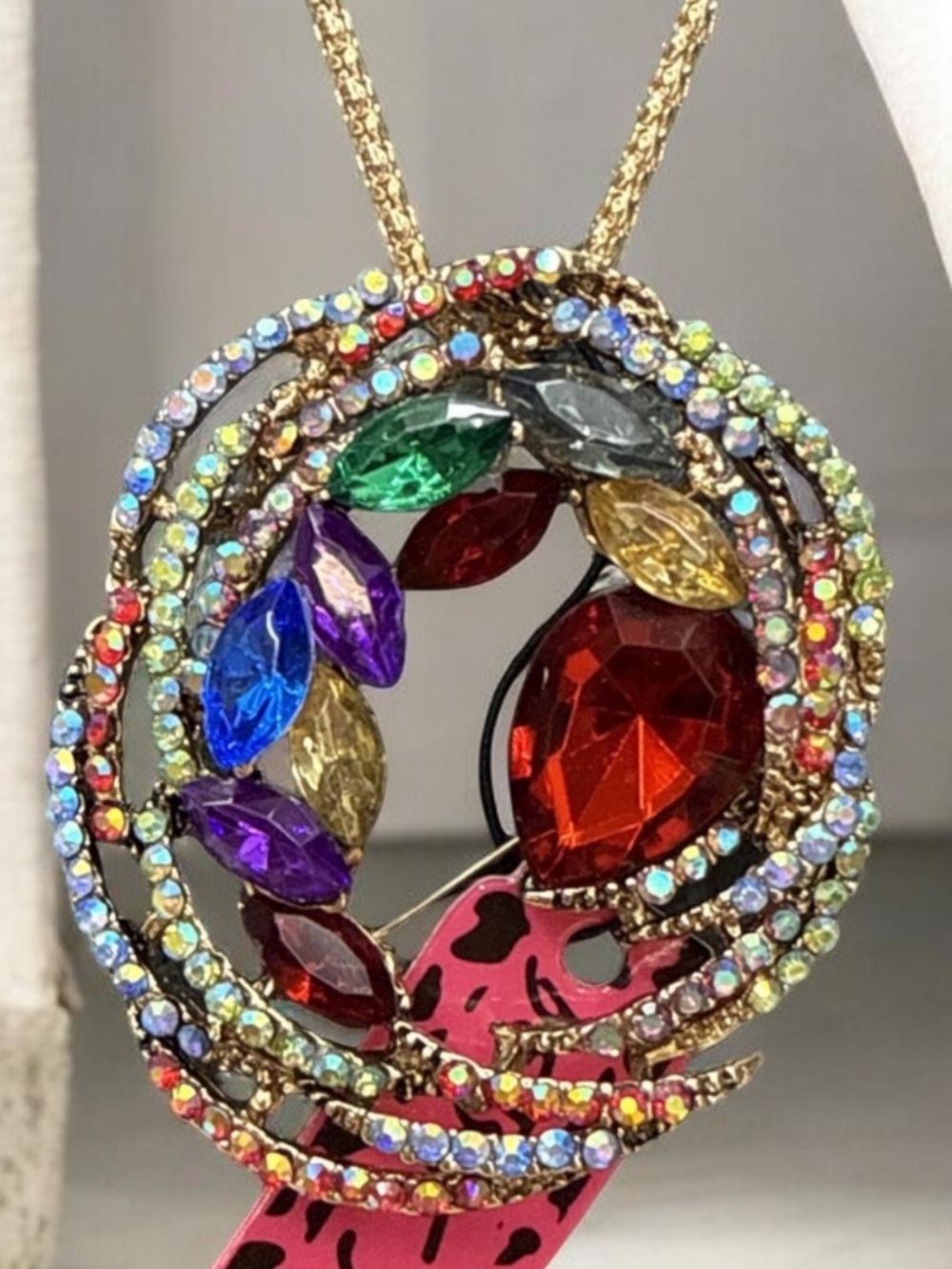 Betsy Johnson rare Multicolor Crystal Wreath Pendant brooch Necklace -